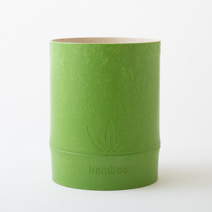 竹の屑入れ（a bamboo trash bin）